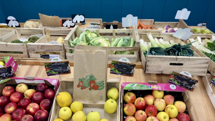Panier garni de fruits et légumes frais prêt à emporter
